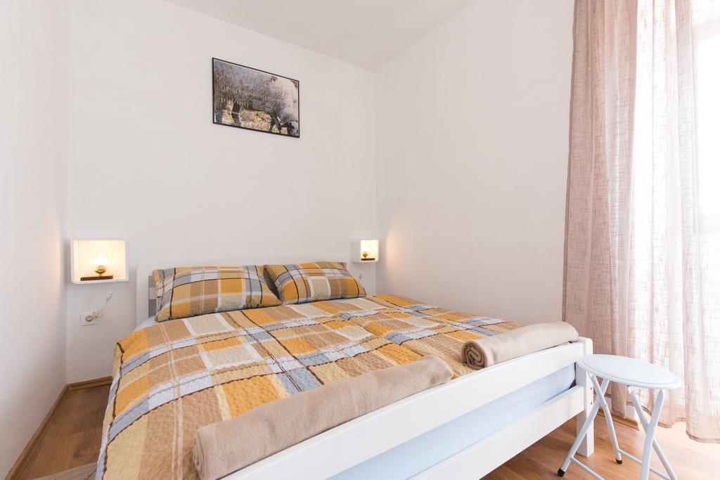 Holiday Home Mery By El-Pi Tours Malinska Eksteriør bilde